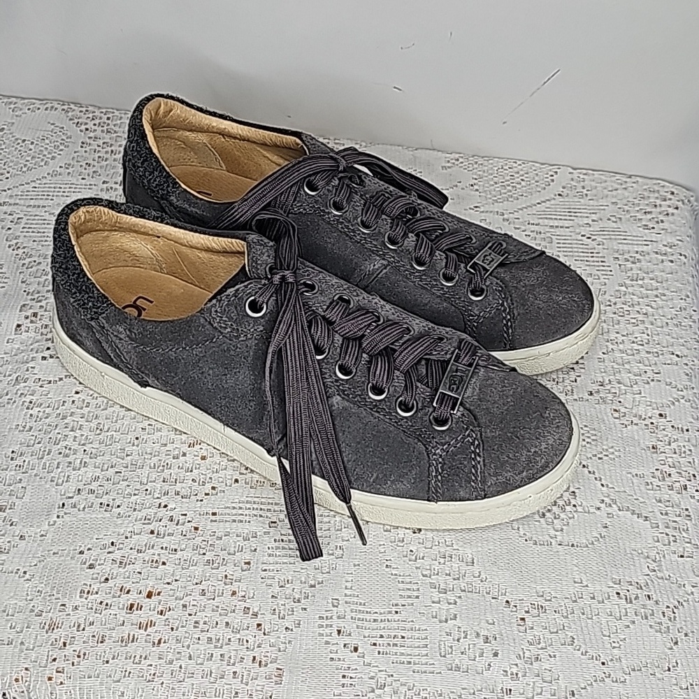 UGG Milo gray grey suede low top lace up tennis shoes sneakers sz 7